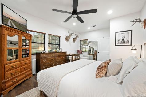 2605 Schuettig Road Poteet TX 78065