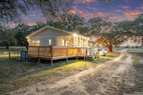 2605 Schuettig Road Poteet TX 78065