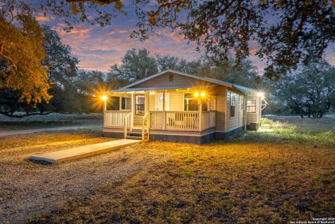 2605 Schuettig Road Poteet TX 78065