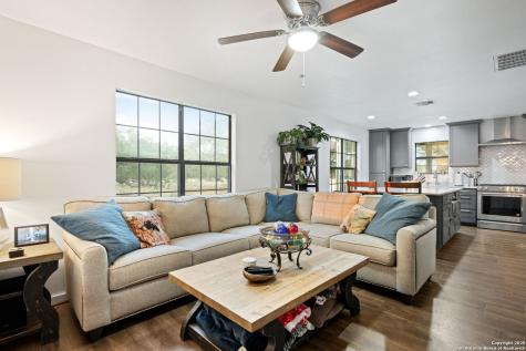 2605 Schuettig Road Poteet TX 78065