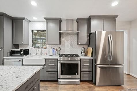 2605 Schuettig Road Poteet TX 78065