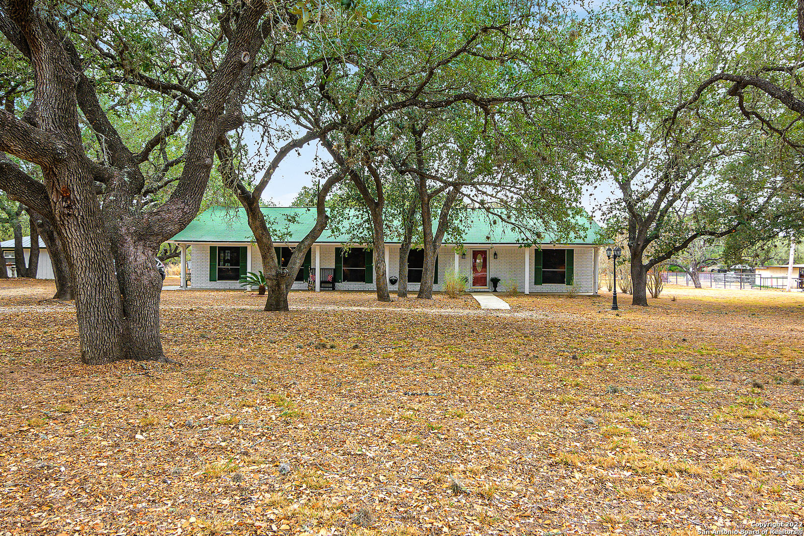 104 Live Oak Drive Pleasanton TX 78064