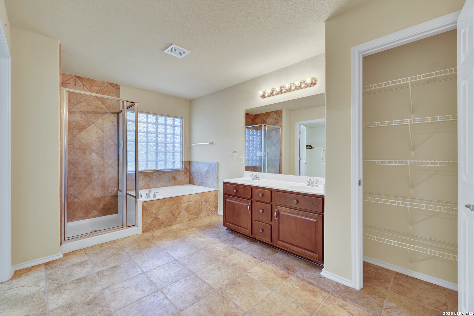 2541 Crusader Bend Schertz TX 78108