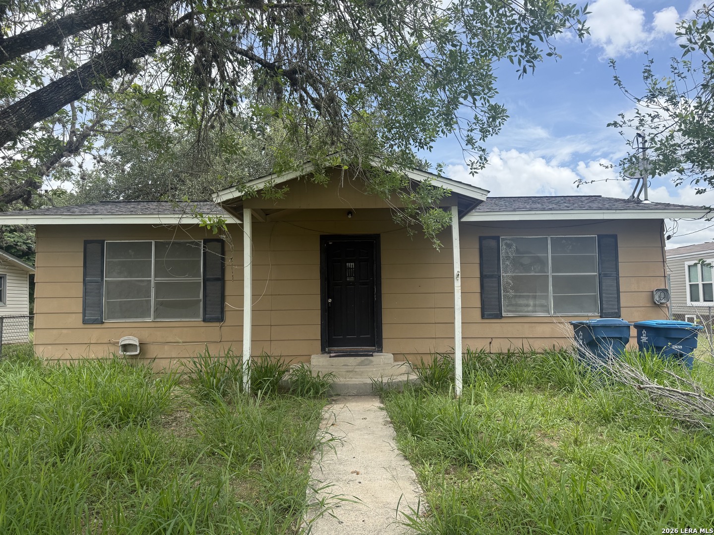 1025 Bowen Street Pleasanton TX 78064