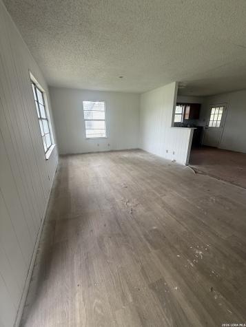 1025 Bowen Street Pleasanton TX 78064