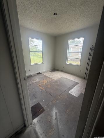 1025 Bowen Street Pleasanton TX 78064