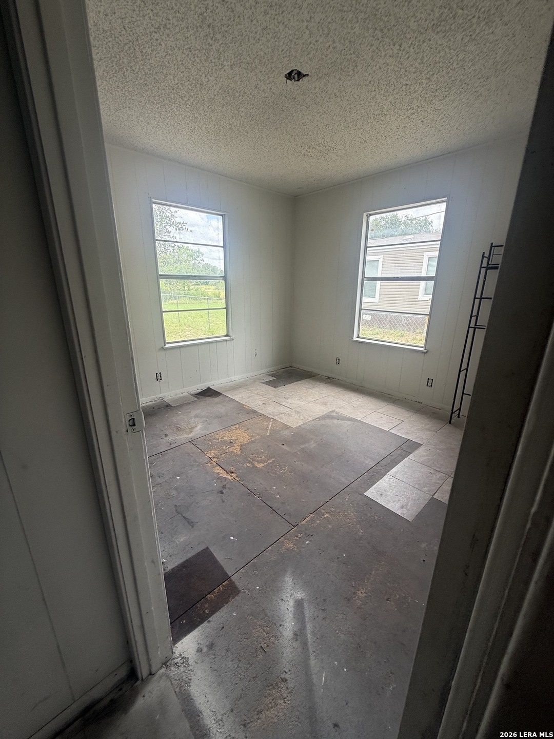 1025 Bowen Street Pleasanton TX 78064