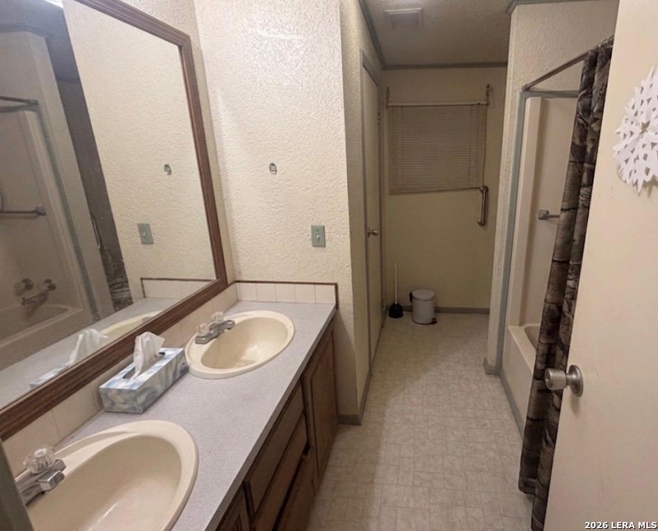 24976 Private Road 466 Mathis TX 78368