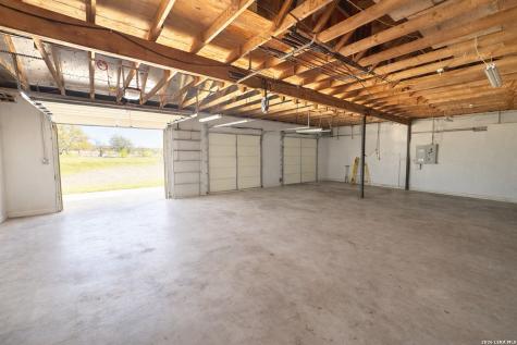 187 Tracks Center Point TX 78010