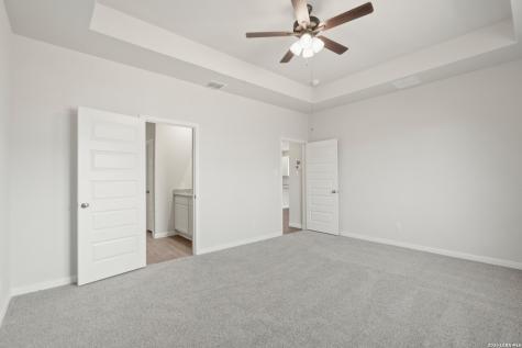 1228 Sweden Seguin TX 78155