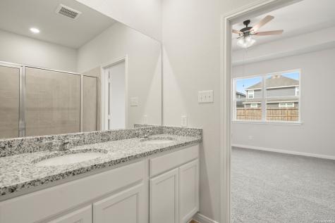 1228 Sweden Seguin TX 78155