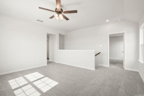 1228 Sweden Seguin TX 78155