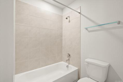 1228 Sweden Seguin TX 78155
