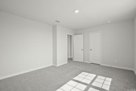 1228 Sweden Seguin TX 78155