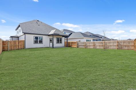 1228 Sweden Seguin TX 78155