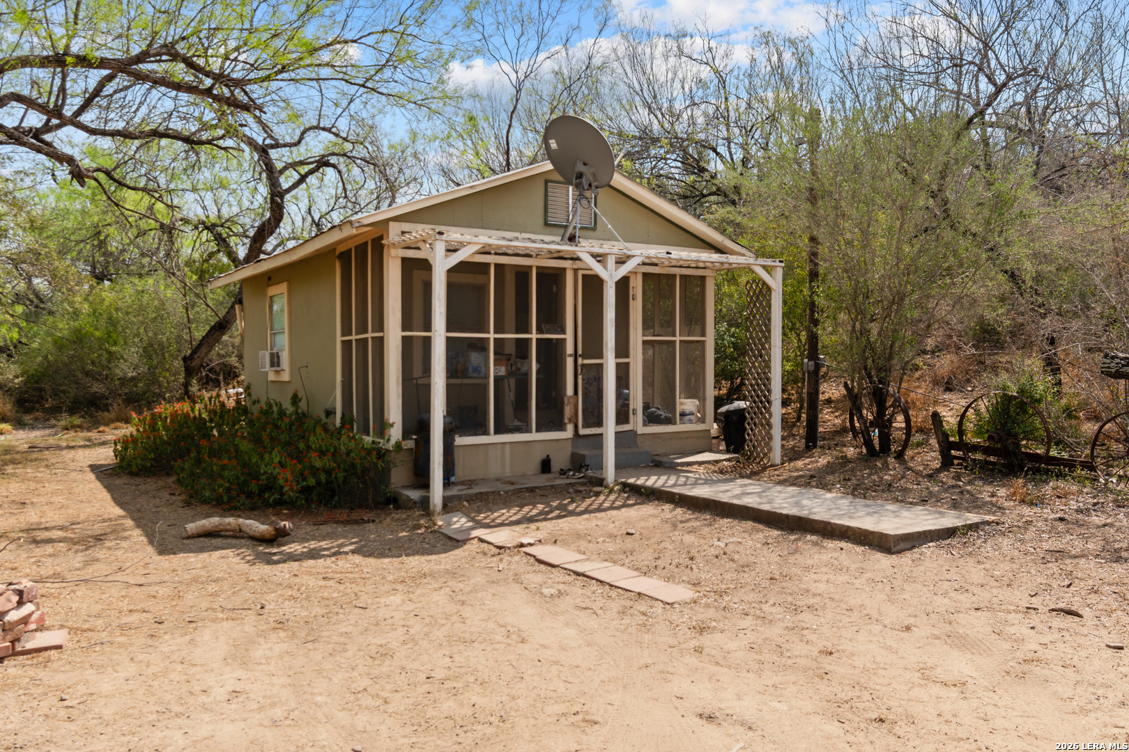 961 Pico Laredo TX 78045
