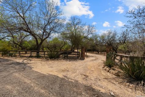 961 Pico Laredo TX 78045