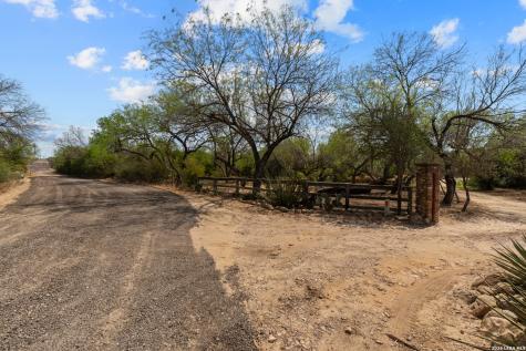961 Pico Laredo TX 78045