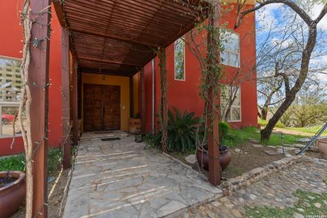 961 Pico Laredo TX 78045