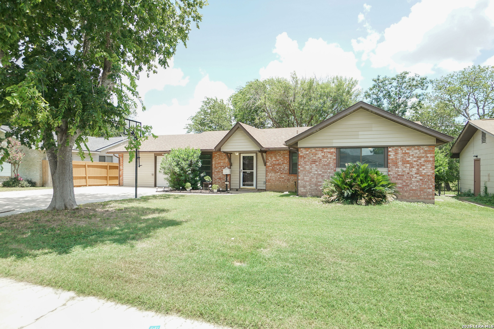 221 Meadow Lane Schertz TX 78154