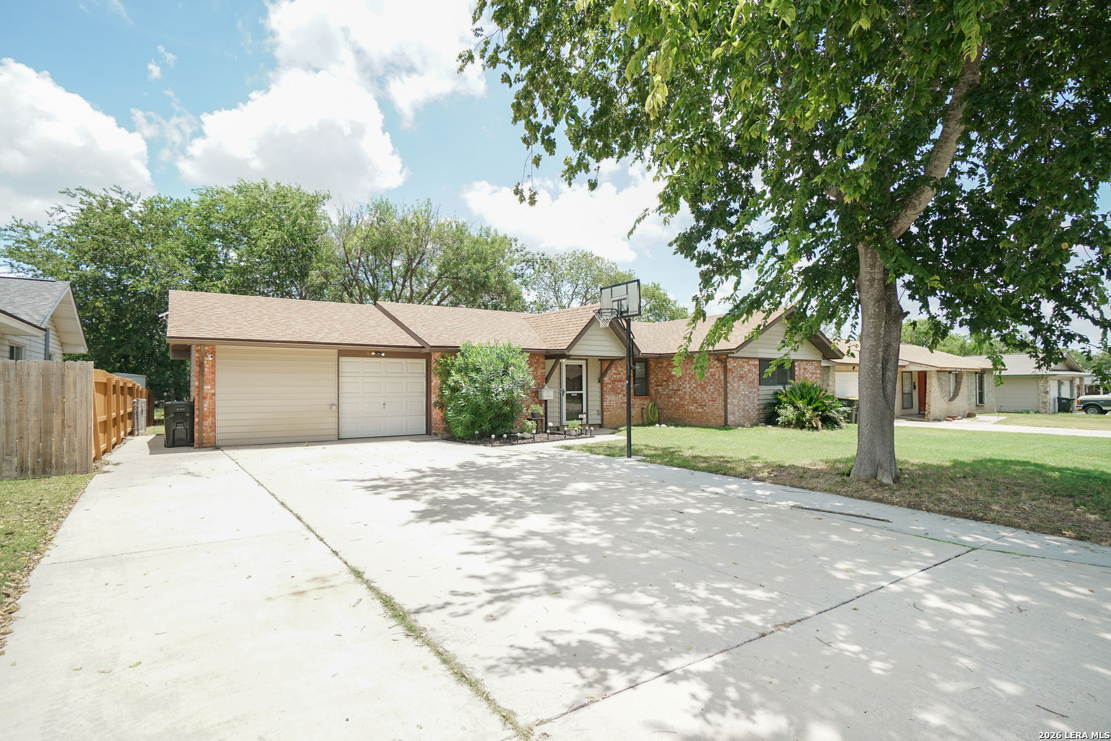 221 Meadow Lane Schertz TX 78154