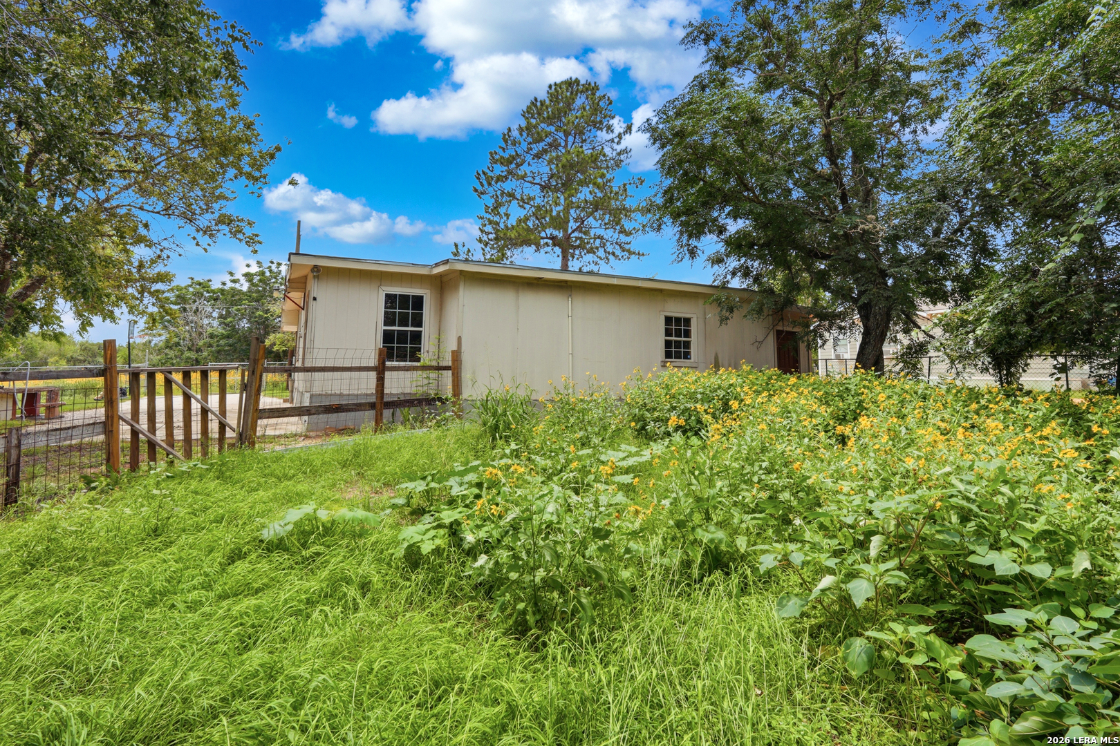 606 Viewpoint Drive Poteet TX 78065
