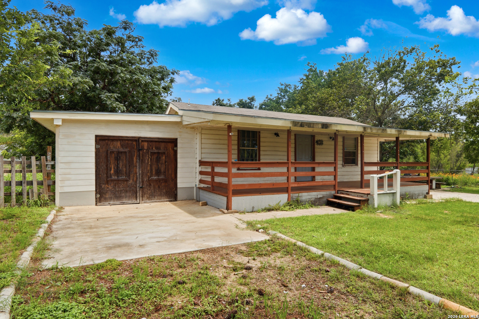 606 Viewpoint Drive Poteet TX 78065