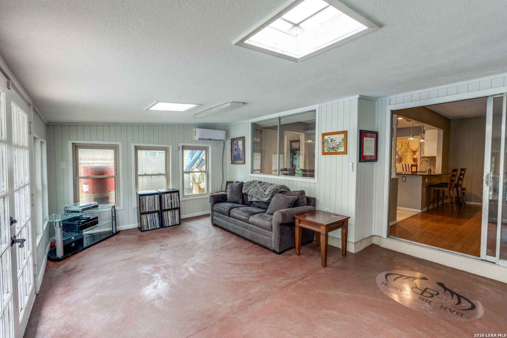 211 Forrest Trail Universal City TX 78148