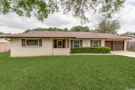 211 Forrest Trail Universal City TX 78148