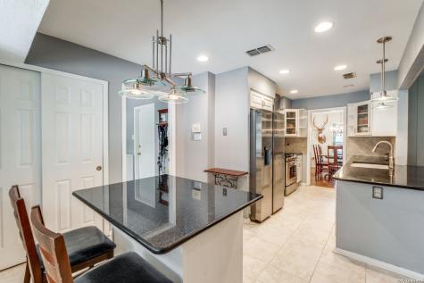 211 Forrest Trail Universal City TX 78148