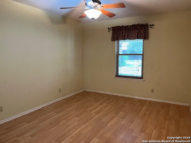 1216 Mockingbird Pleasanton TX 78064