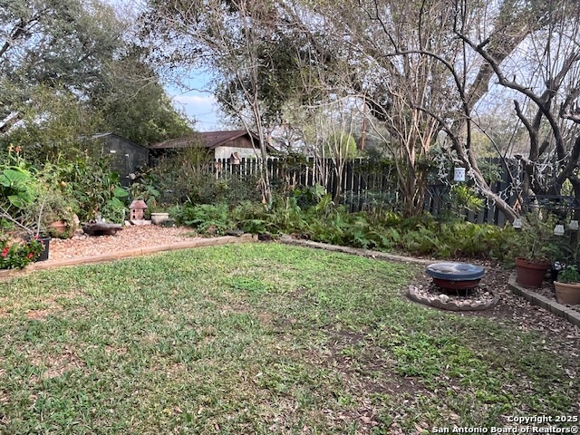 1216 Mockingbird Pleasanton TX 78064