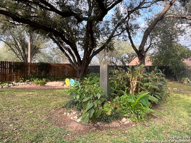 1216 Mockingbird Pleasanton TX 78064