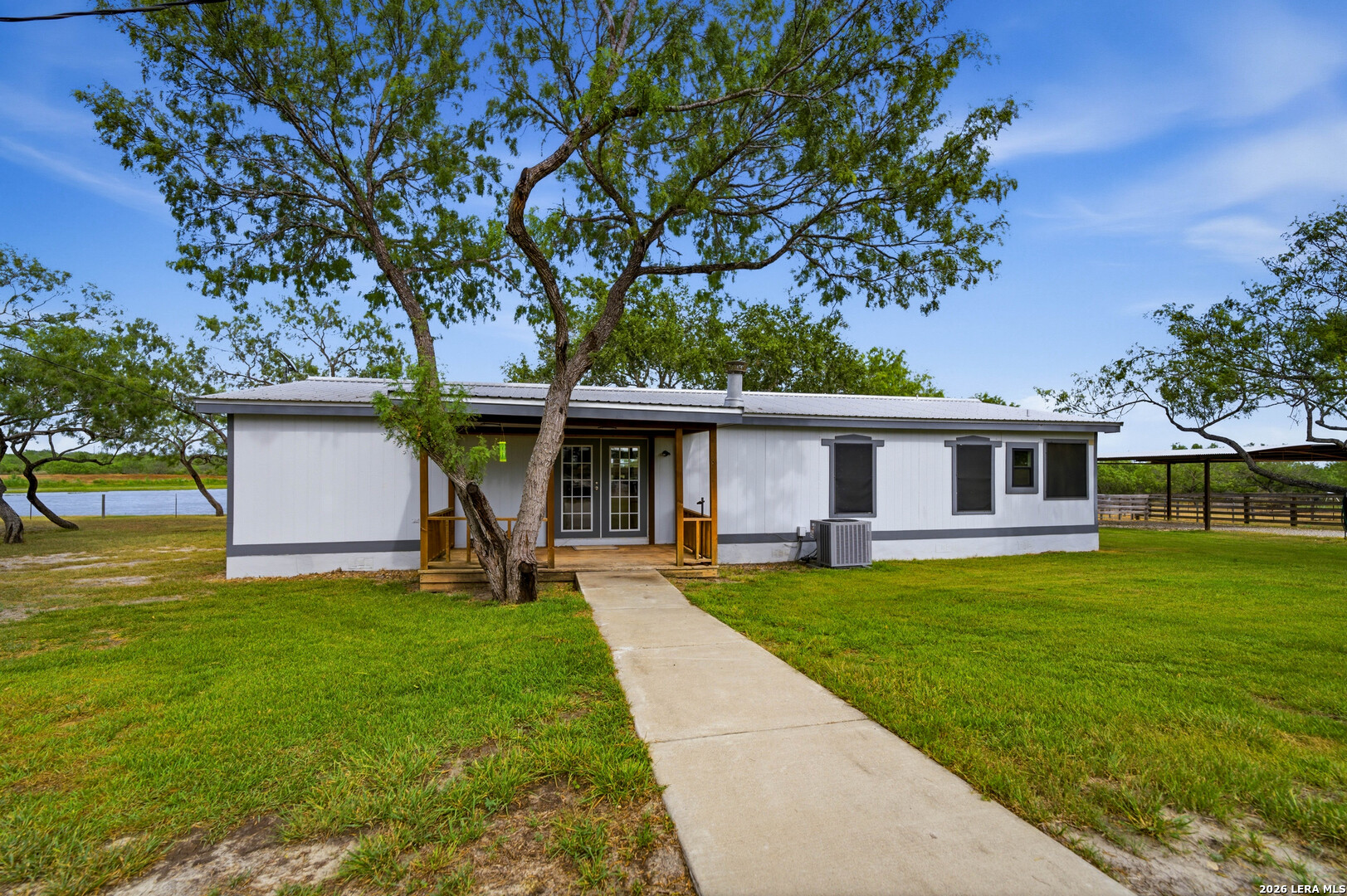 1958 County Road 237 Falls City TX 78113