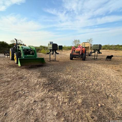 1958 County Road 237 Falls City TX 78113
