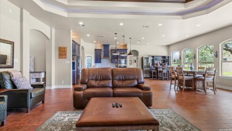 1909 Hunters Cove New Braunfels TX 78132