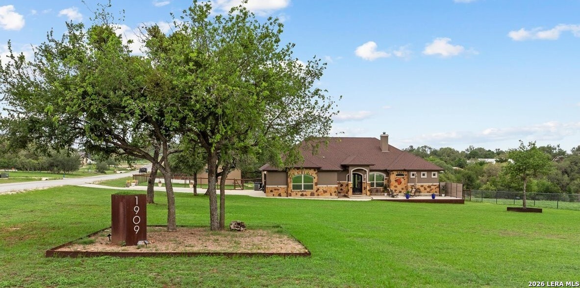 1909 Hunters Cove New Braunfels TX 78132