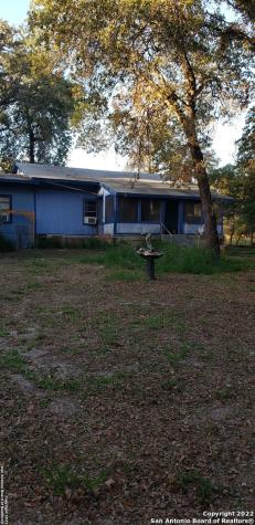 338 Flores Oaks Drive Floresville TX 78114