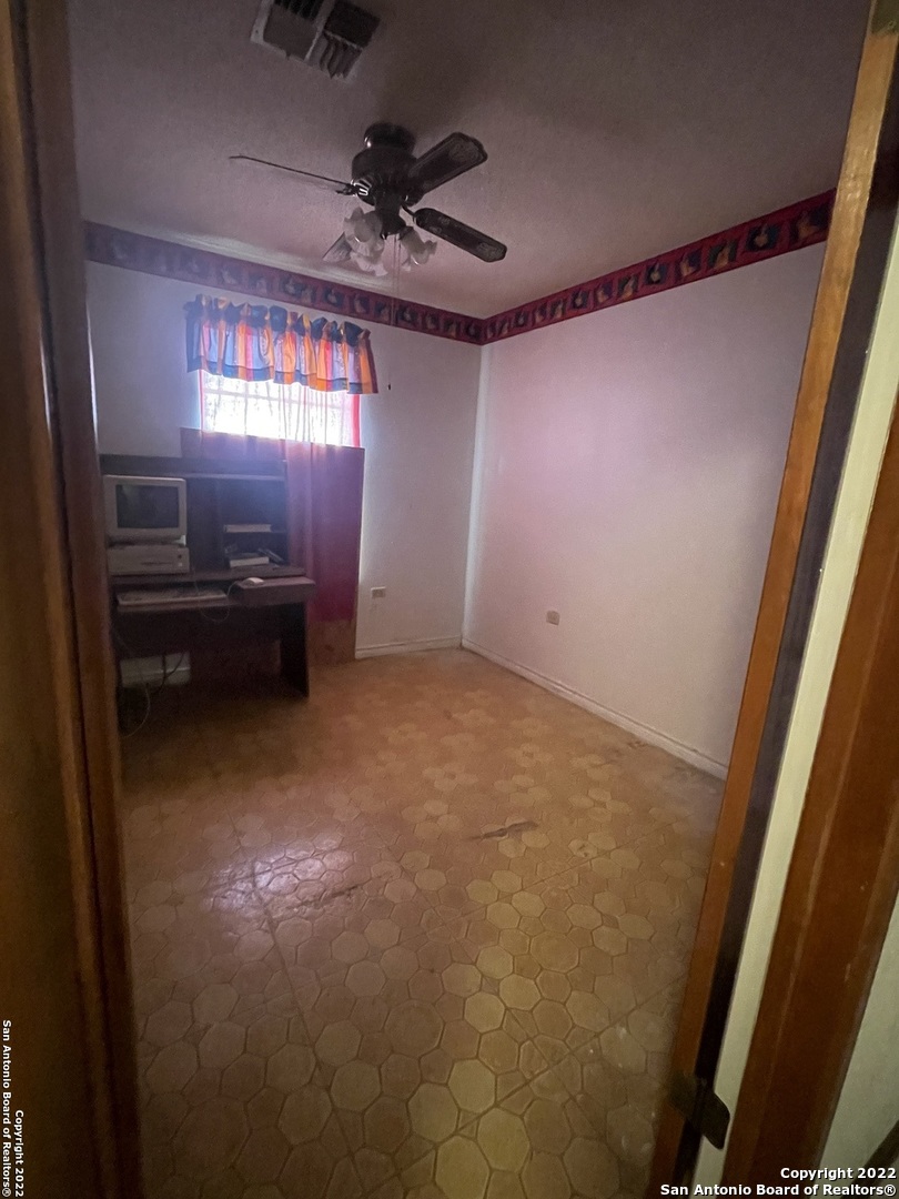 544 Scott Street Asherton TX 78827
