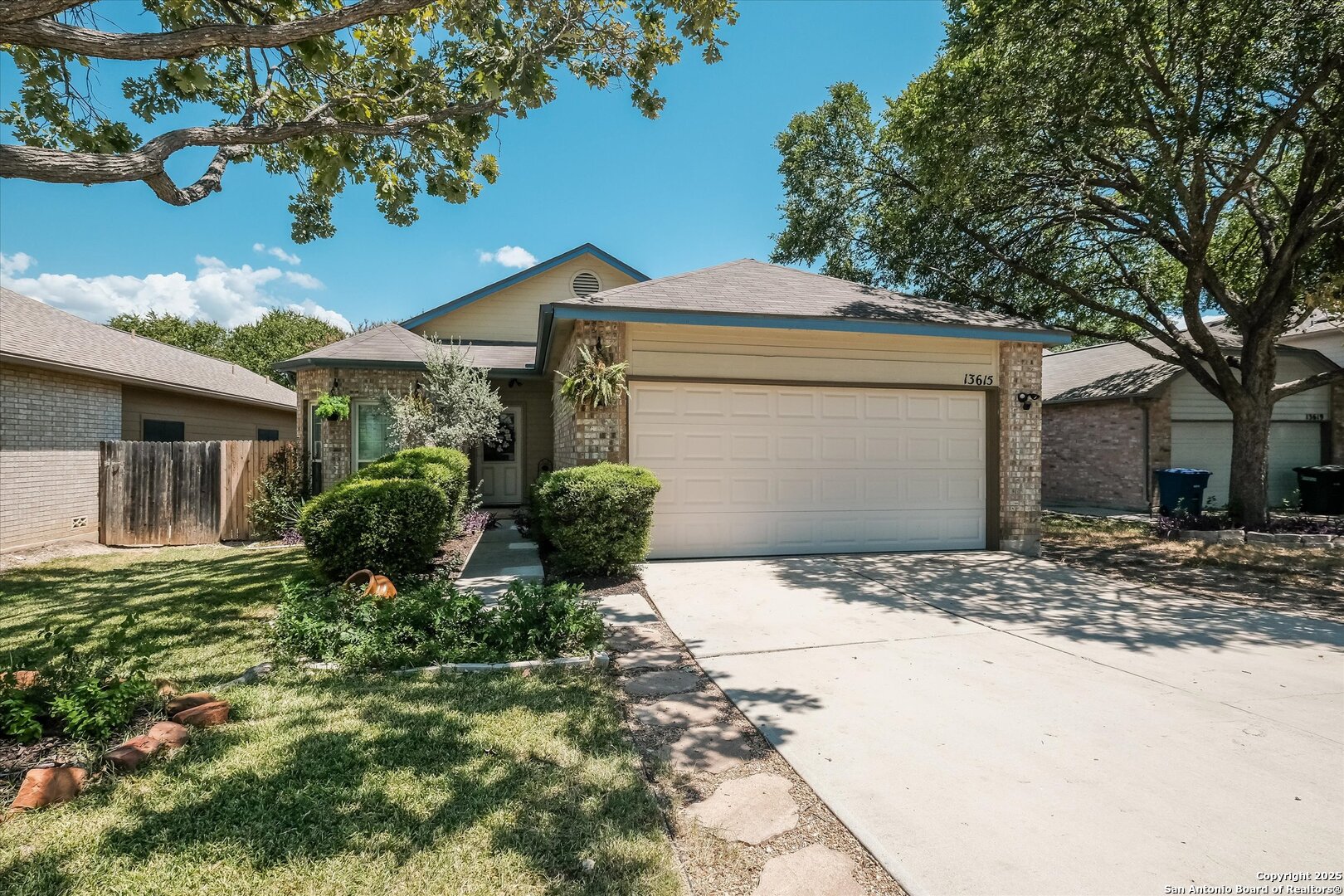 13615 Drakewood San Antonio TX 78247