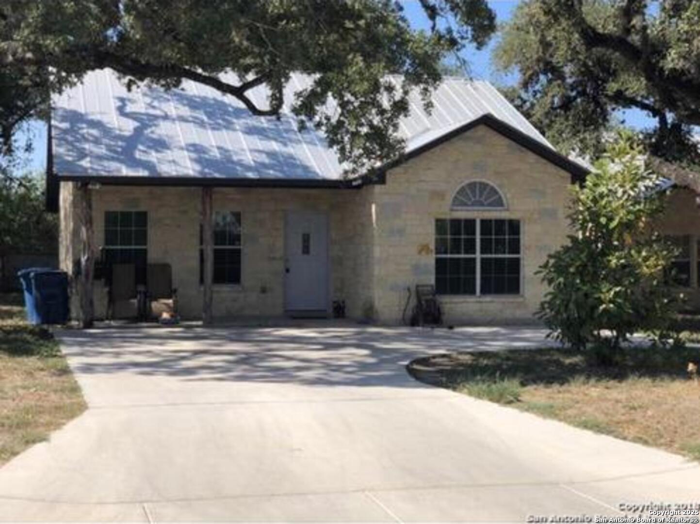 716 Houston Pleasanton TX 78064