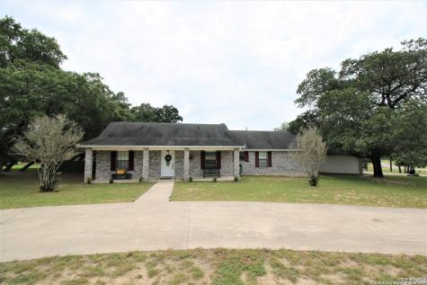 1203 Eagle Creek Drive Floresville TX 78114