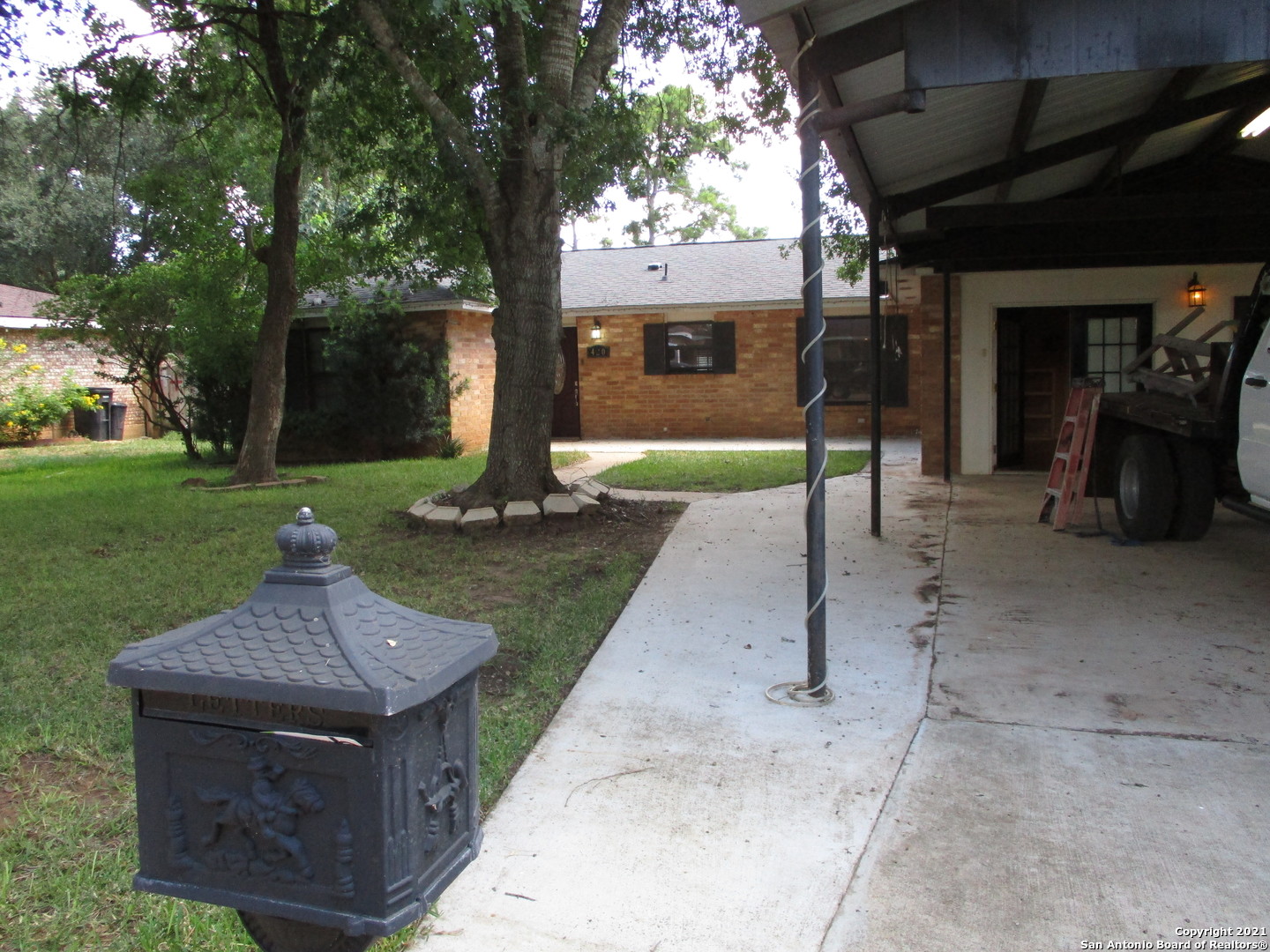 420 William Drive Pearsall TX 78061