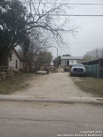 1334 Fenfield Avenue San Antonio TX 78211