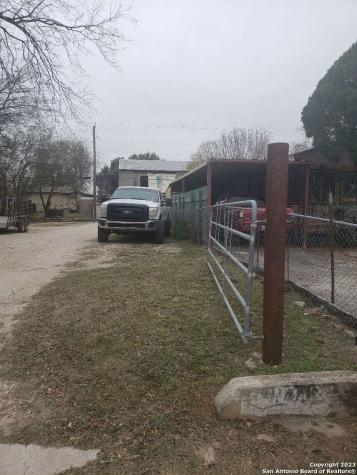 1334 Fenfield Avenue San Antonio TX 78211