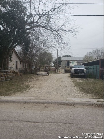 1334 Fenfield Avenue San Antonio TX 78211