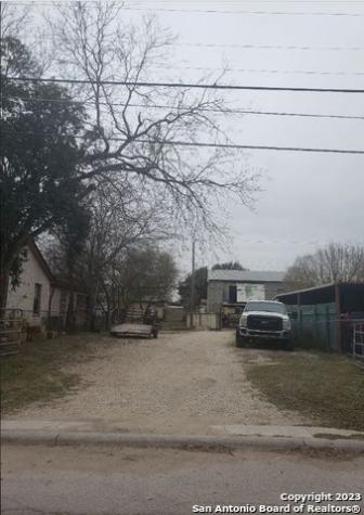 1334 Fenfield Avenue San Antonio TX 78211