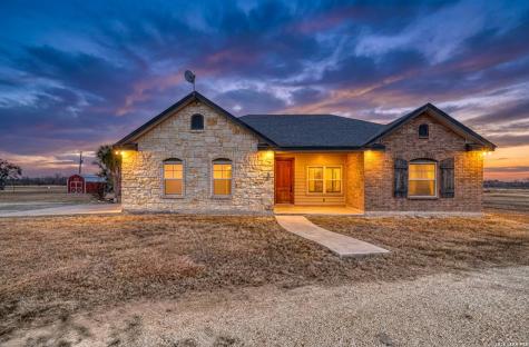 8 Valley View Uvalde TX 78801