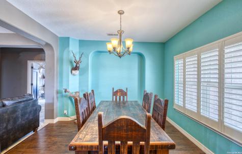 8 Valley View Uvalde TX 78801
