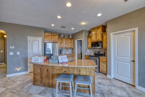 8 Valley View Uvalde TX 78801